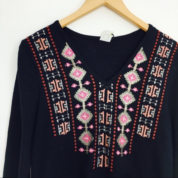 AKEMI + KIN for Anthro “Savin” Split Hem Tunic - Picture 6 of 11